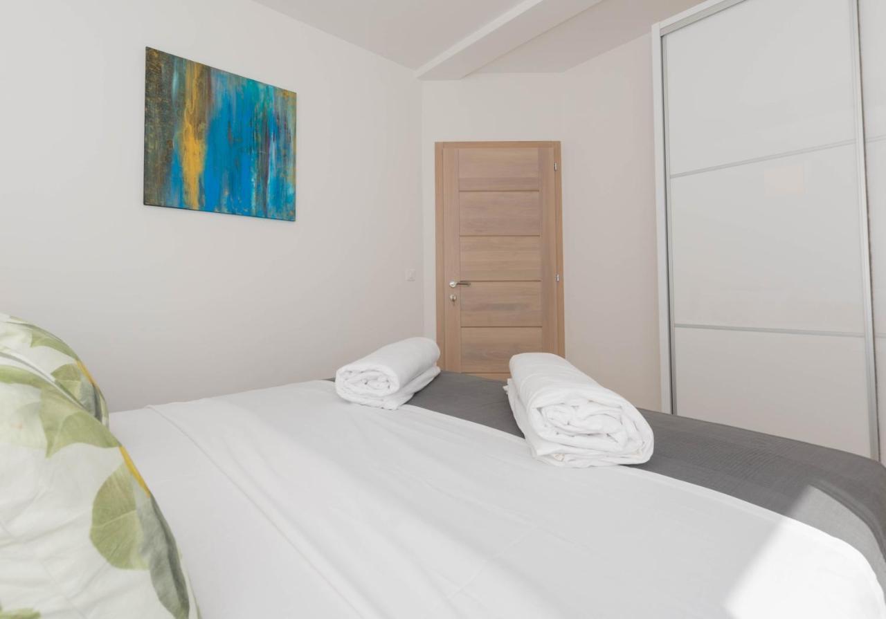 Apartments Moon Dramalj Eksteriør billede